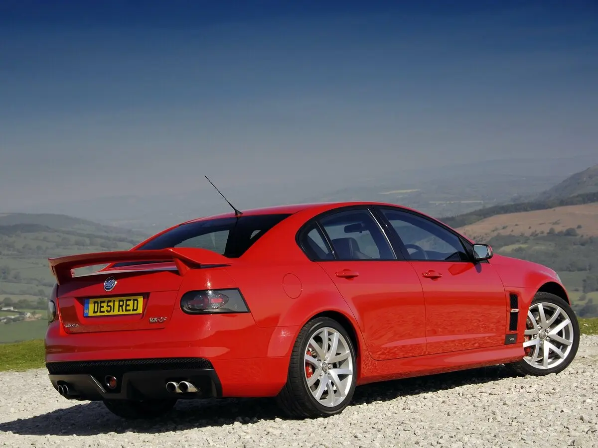 Vauxhall VXR8 2007 – 2009 Седан — photo 6