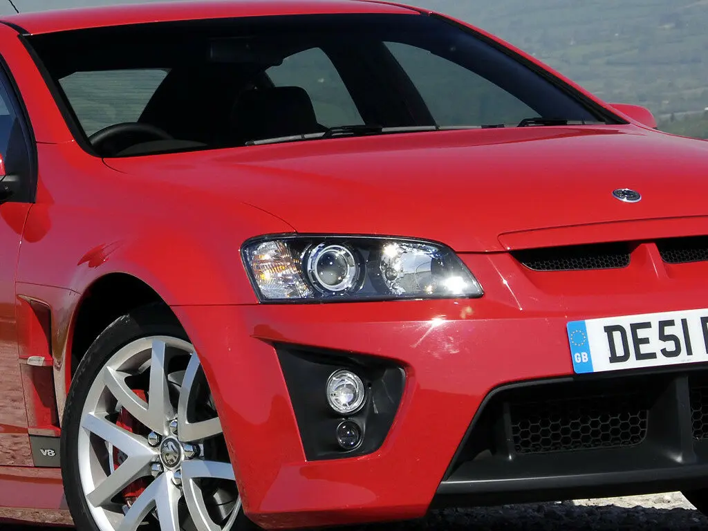 Vauxhall VXR8 2007 – 2009 Седан — photo 12