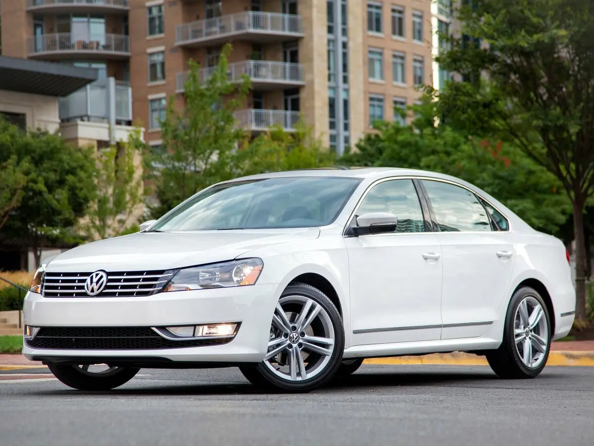 Volkswagen Passat (North America and China) I