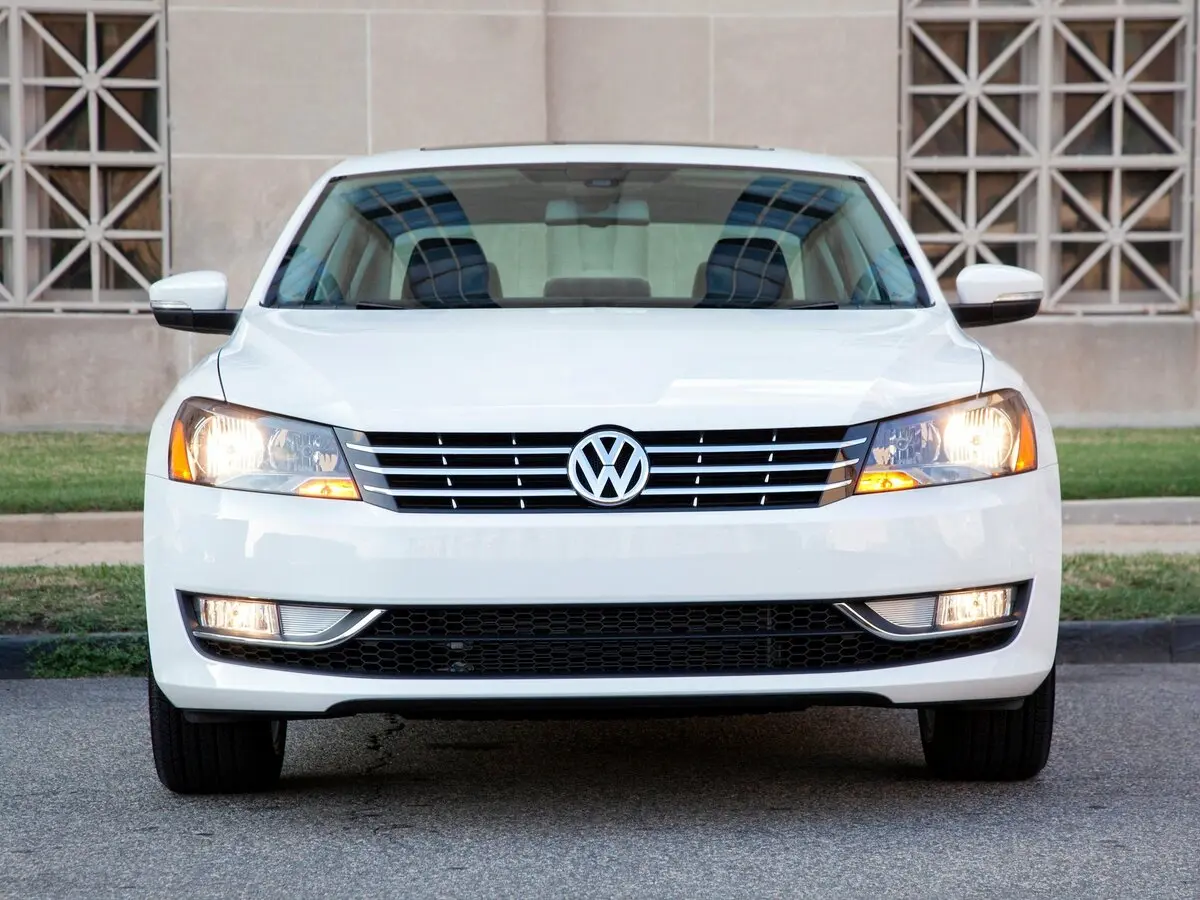Volkswagen Passat (North America and China) I Седан — сүрөт 3