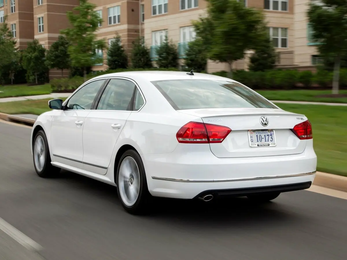Volkswagen Passat (North America and China) I Седан — сүрөт 4