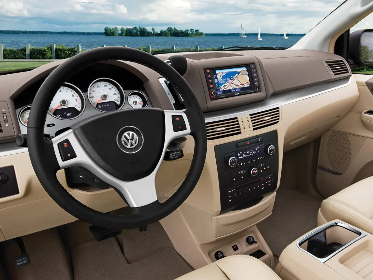 Volkswagen Routan 2008 – 2012 Минивэн — 照片 6