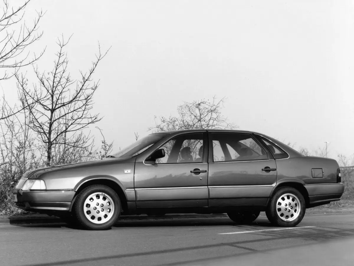 ГАЗ 3105 «Волга» 1992 – 1996 Седан — сүрөт 2