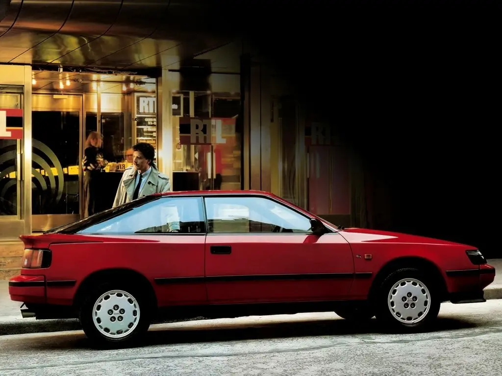 Toyota Celica IV (T160) Хэтчбек 3 дв. — фото 2
