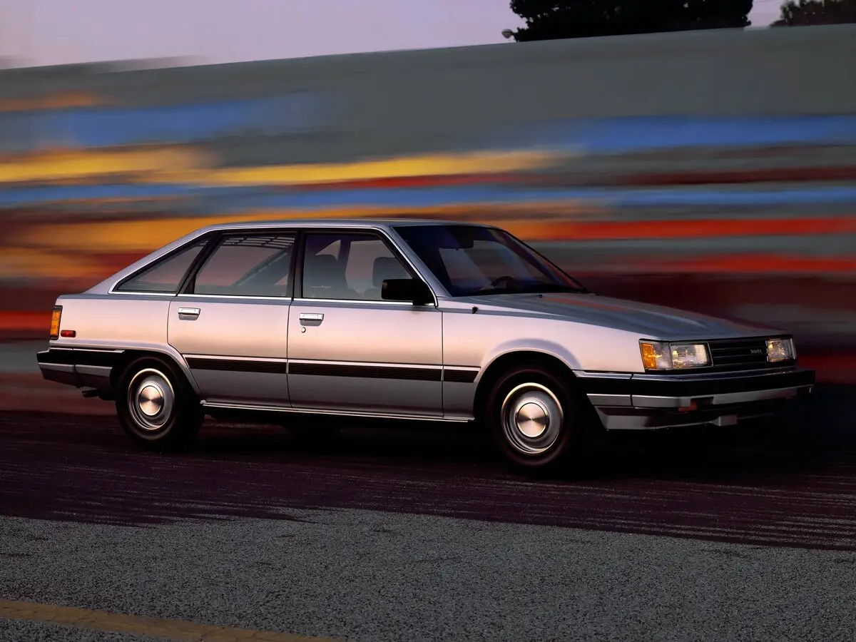 Toyota Camry I (V10) Лифтбек