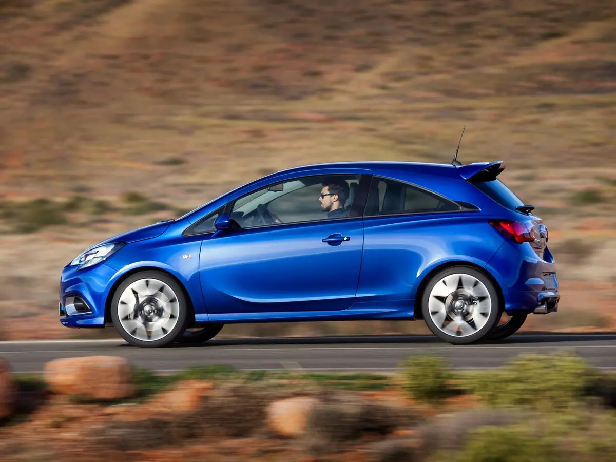 Opel Corsa OPC E Хэтчбек 3 дв. — 照片 2