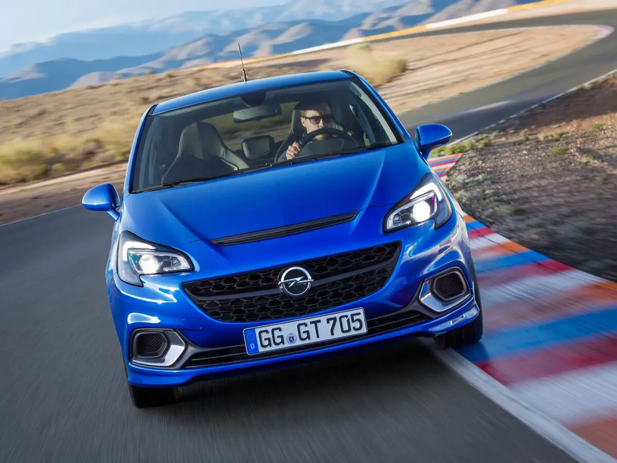 Opel Corsa OPC E Хэтчбек 3 дв. — 照片 3
