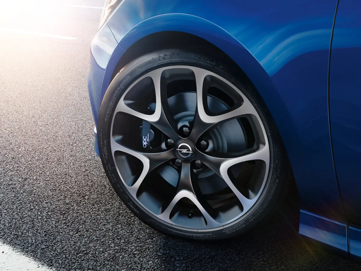 Opel Corsa OPC E Хэтчбек 3 дв. — 照片 14