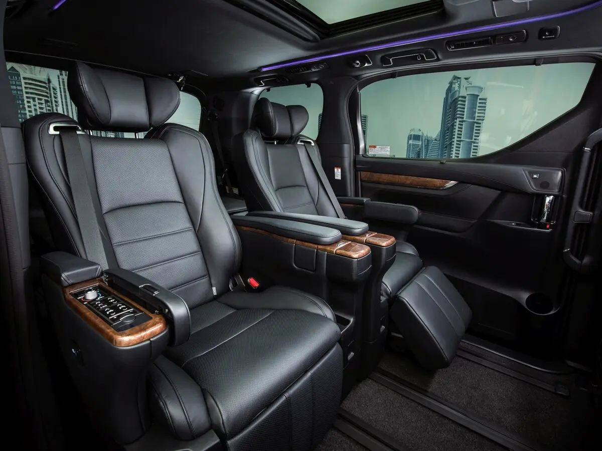 Toyota Alphard III Минивэн — фото 9