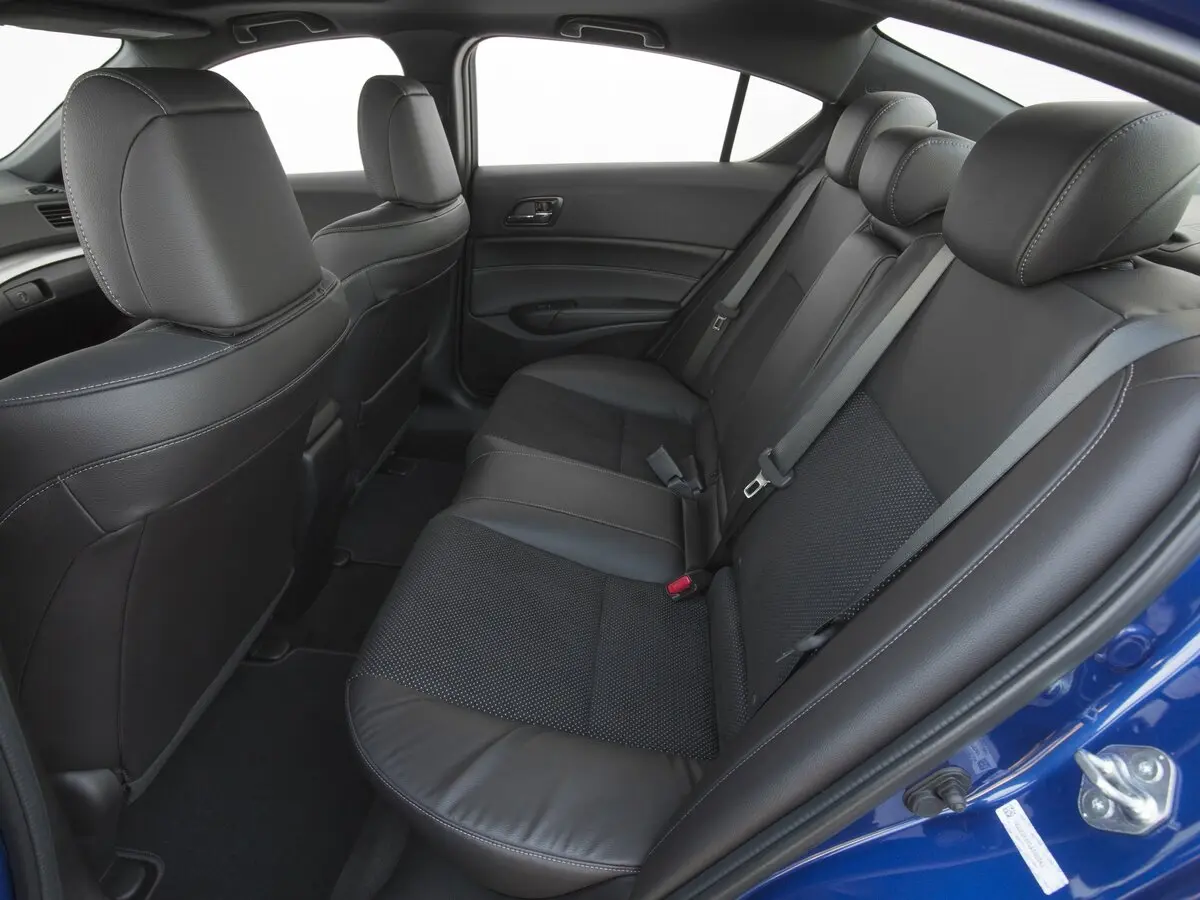 Acura ILX I Рестайлинг Седан — photo 11