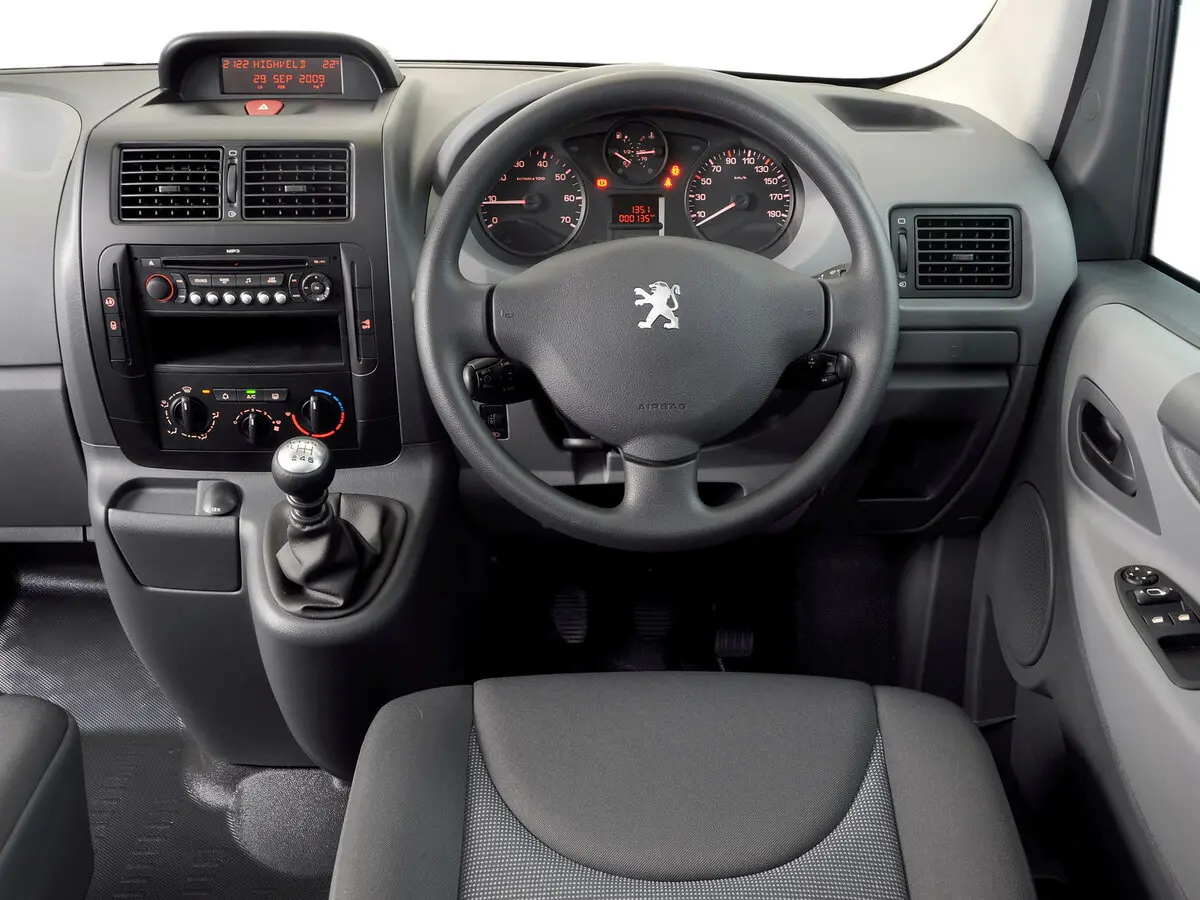 Peugeot Expert II Минивэн — photo 5