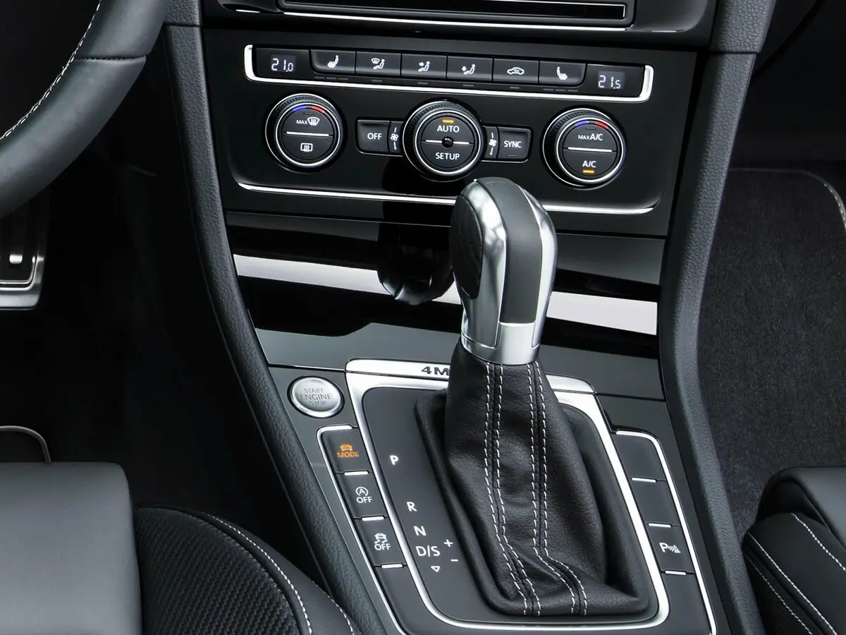 Volkswagen Golf R VII Универсал 5 дв. — 照片 8