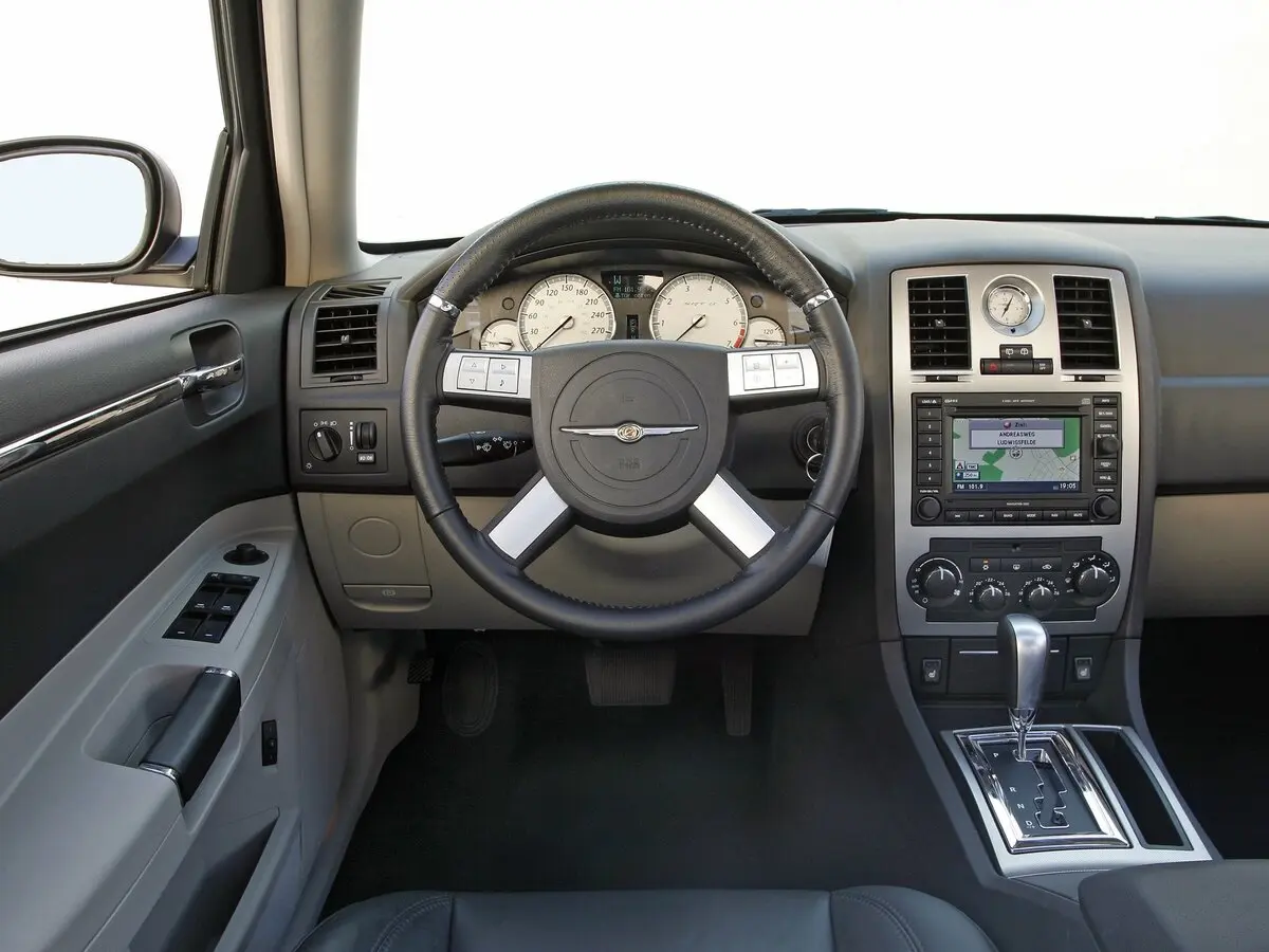 Chrysler 300C I Универсал 5 дв. SRT8 — сүрөт 6