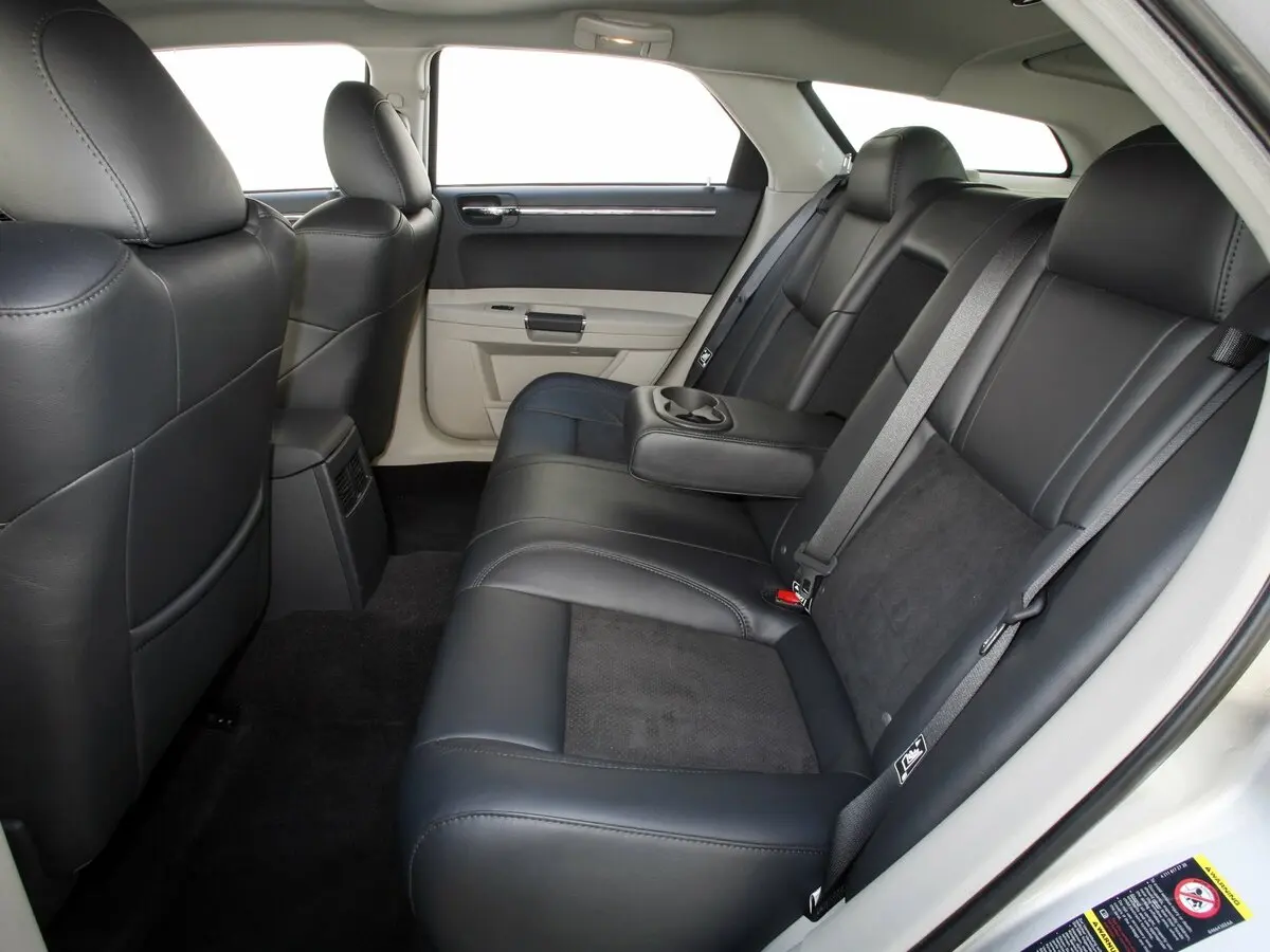 Chrysler 300C I Универсал 5 дв. SRT8 — сүрөт 8