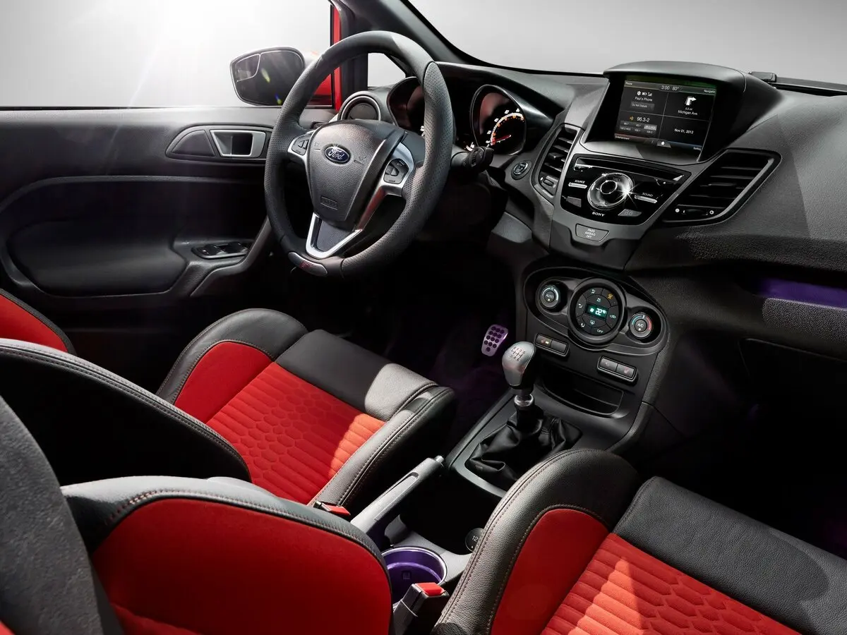 Ford Fiesta ST VI Хэтчбек 5 дв. — 照片 7