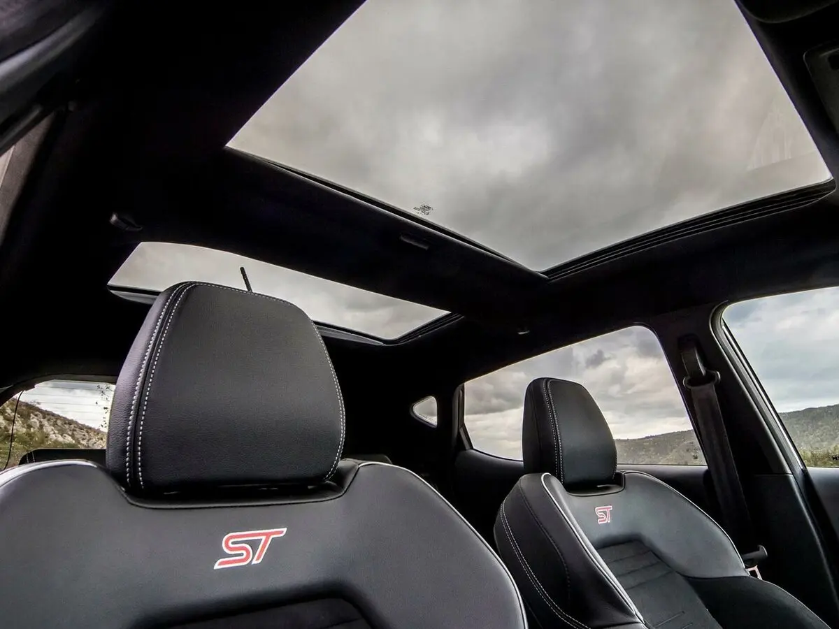 Ford Fiesta ST VI Хэтчбек 5 дв. — 照片 16