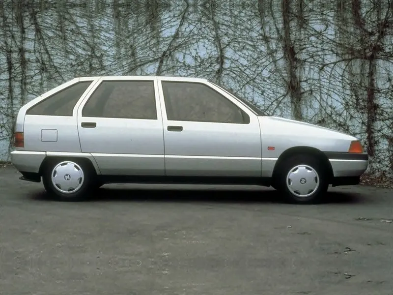 Zastava Florida 1990 – 2008 Хэтчбек 5 дв. — 照片 2
