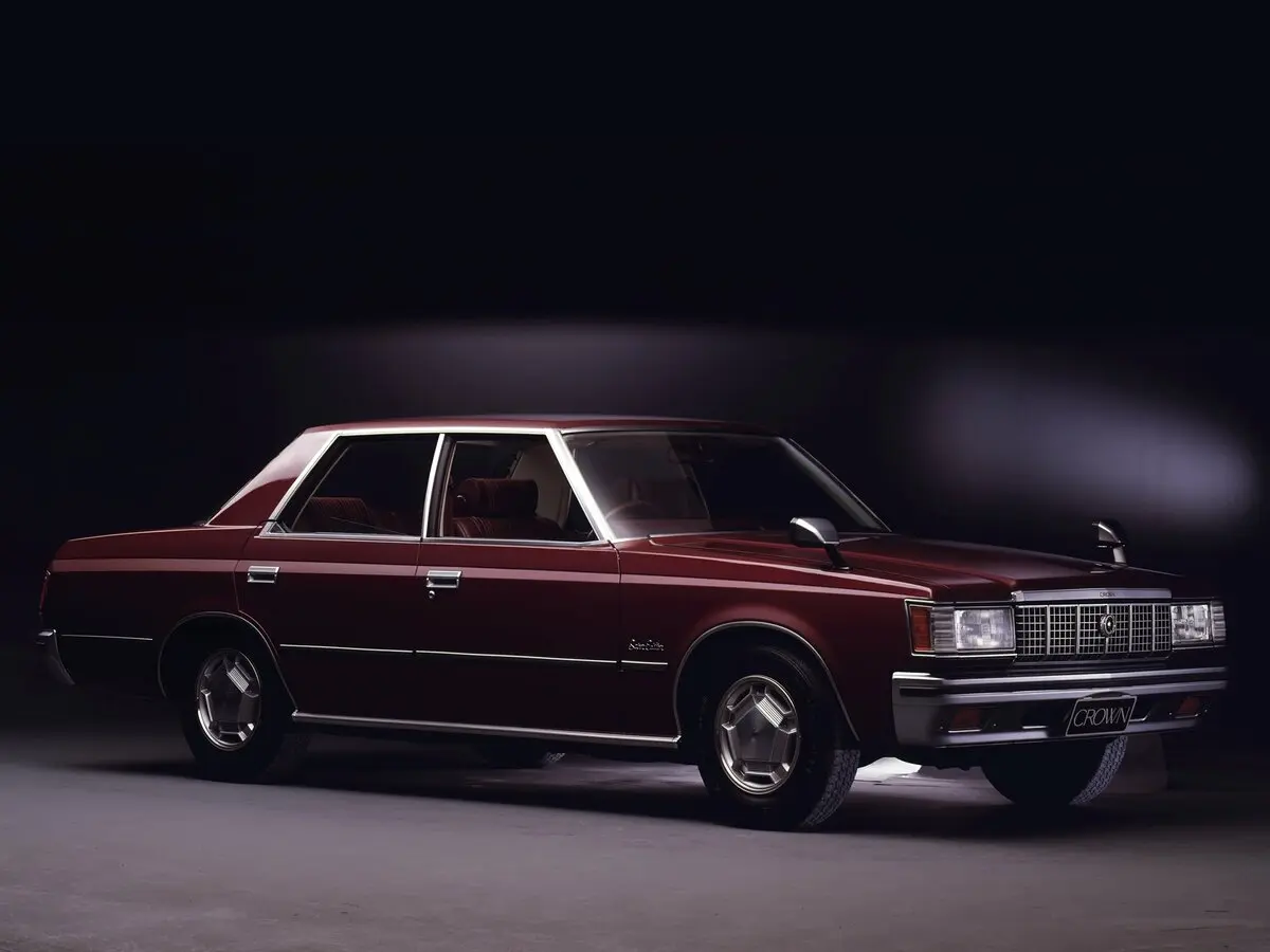 Toyota Crown VI (S110) Седан