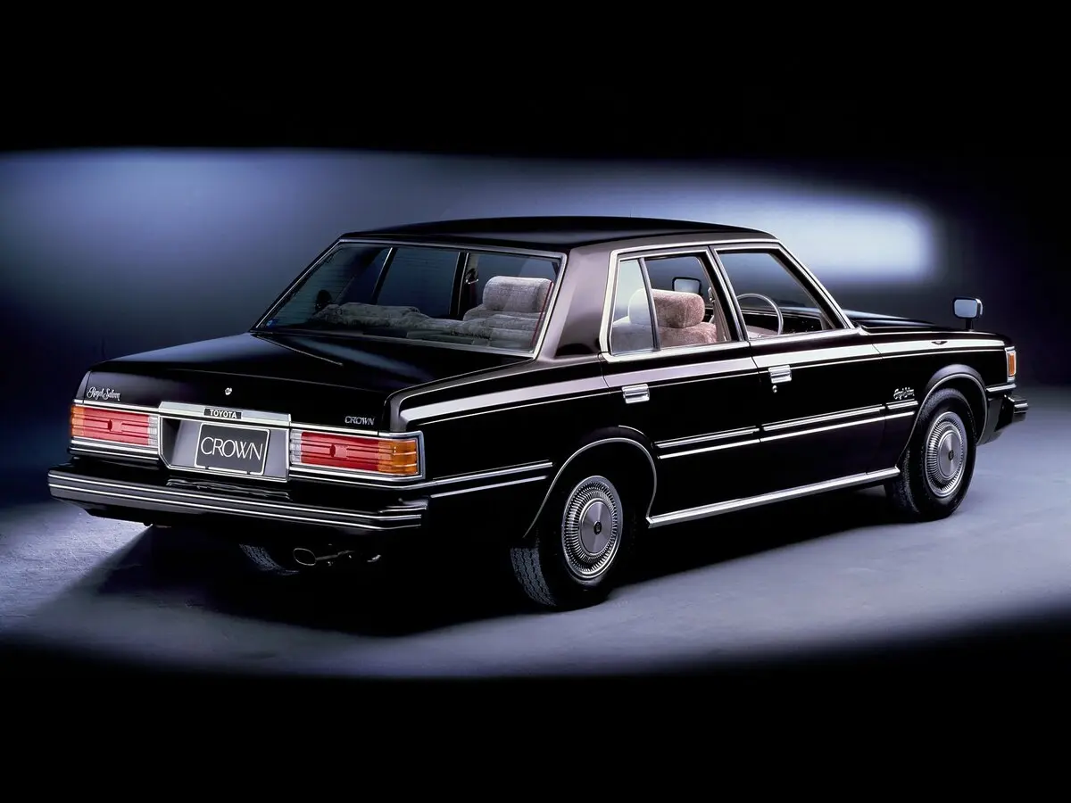 Toyota Crown VI (S110) Седан — 照片 2