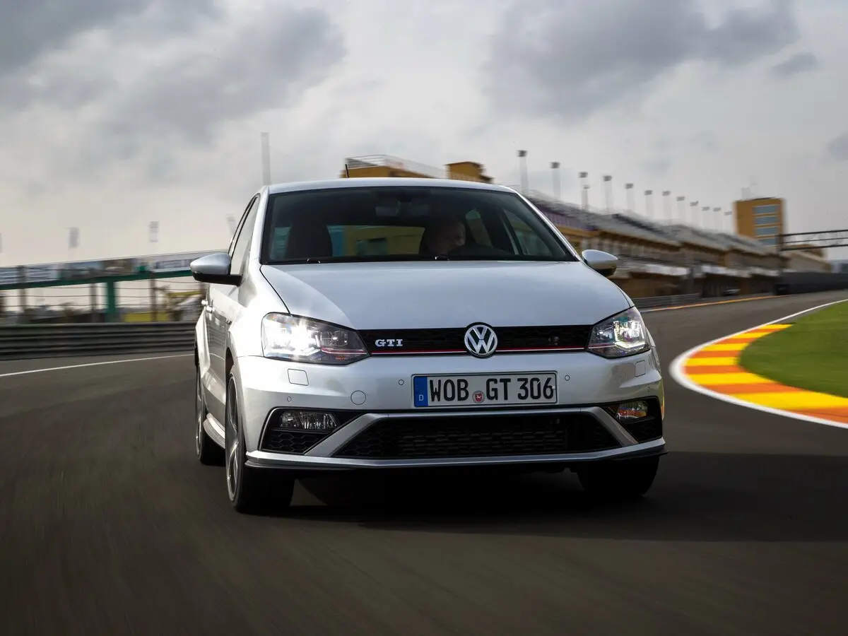 Volkswagen Polo GTI V Рестайлинг Хэтчбек 5 дв. — сүрөт 2