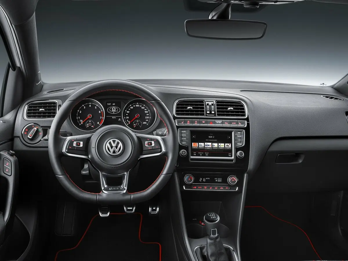 Volkswagen Polo GTI V Рестайлинг Хэтчбек 5 дв. — сүрөт 4