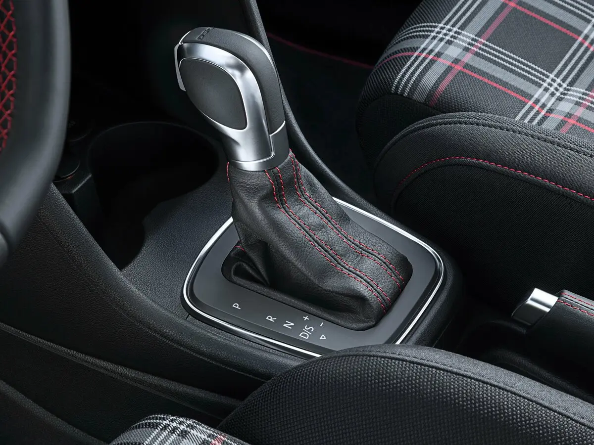 Volkswagen Polo GTI V Рестайлинг Хэтчбек 5 дв. — сүрөт 9