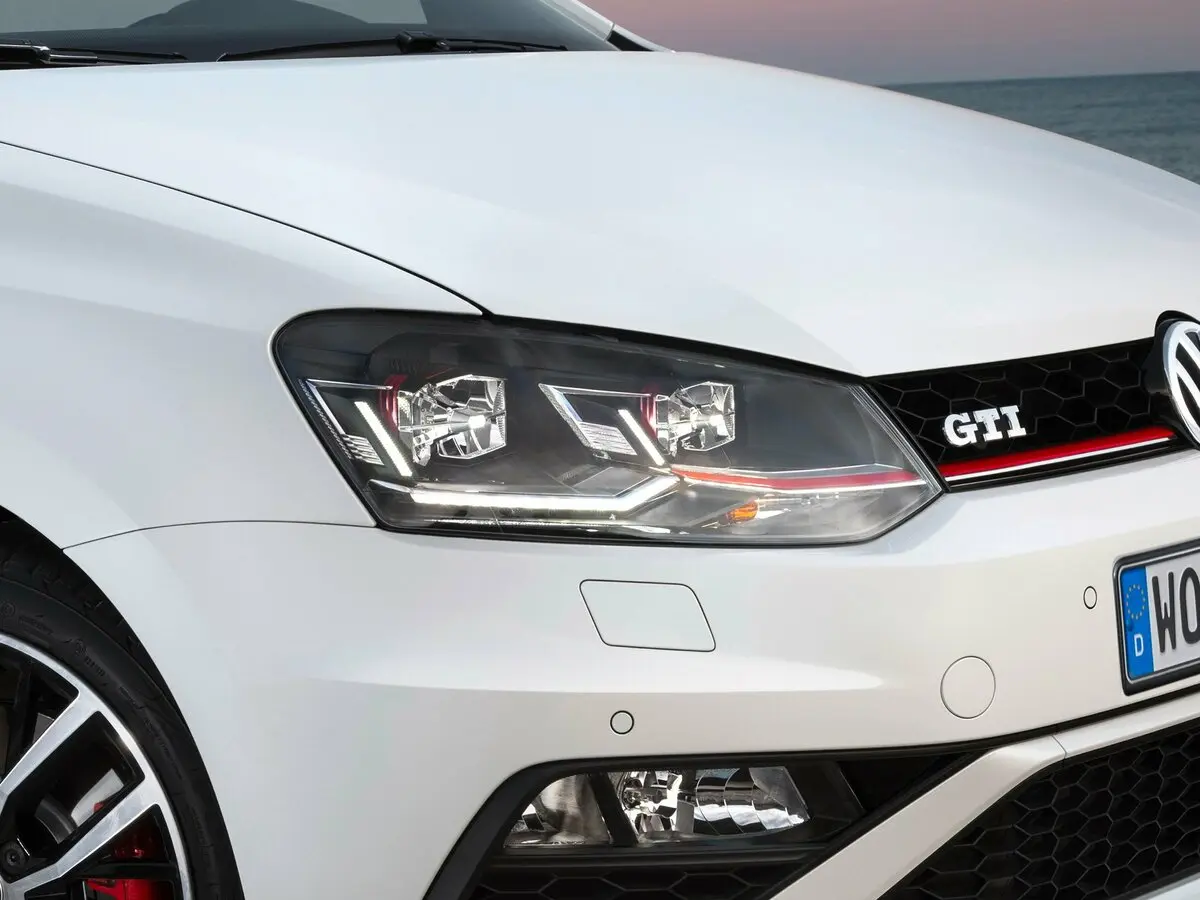 Volkswagen Polo GTI V Рестайлинг Хэтчбек 5 дв. — сүрөт 11