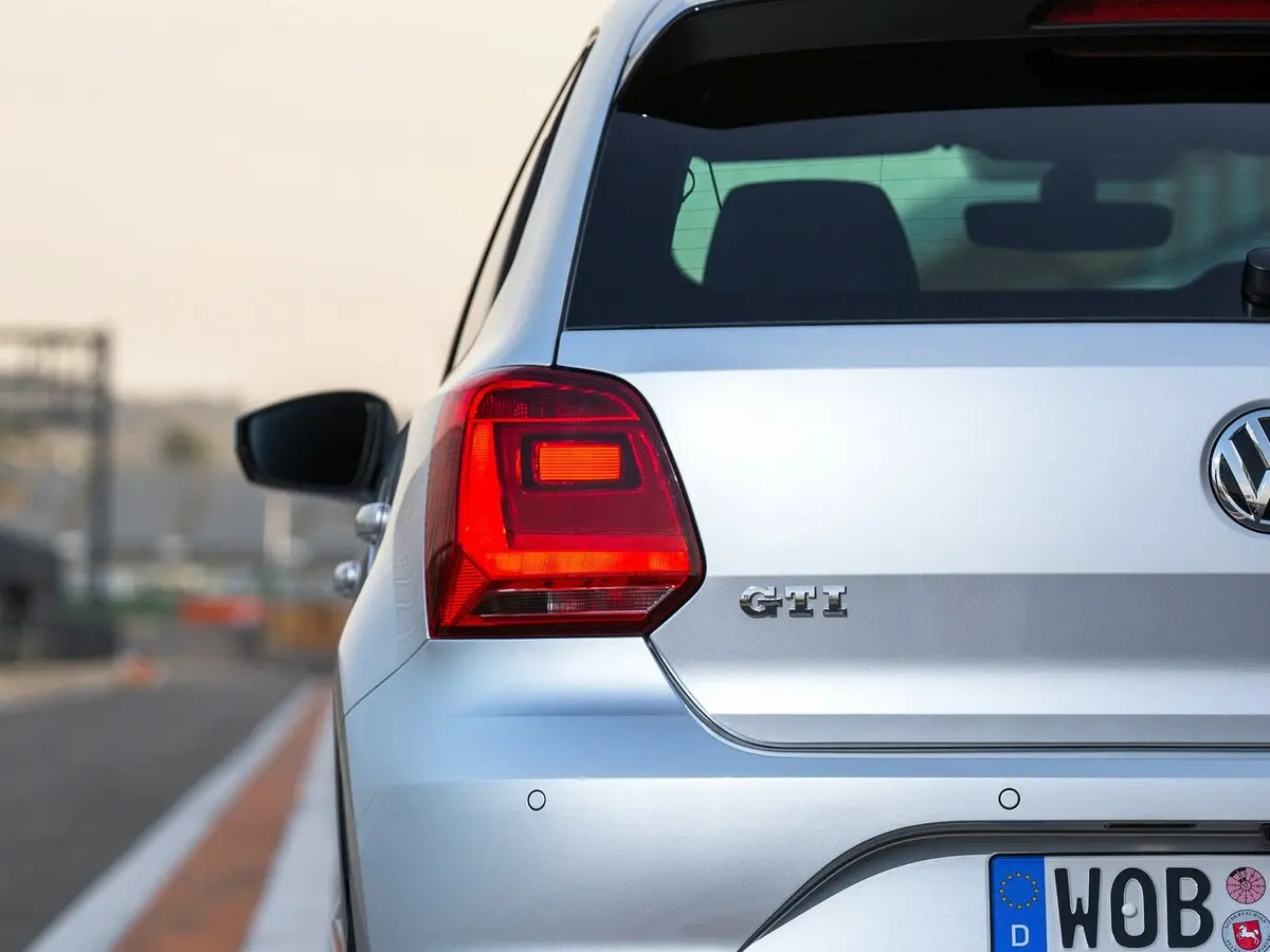 Volkswagen Polo GTI V Рестайлинг Хэтчбек 5 дв. — сүрөт 12
