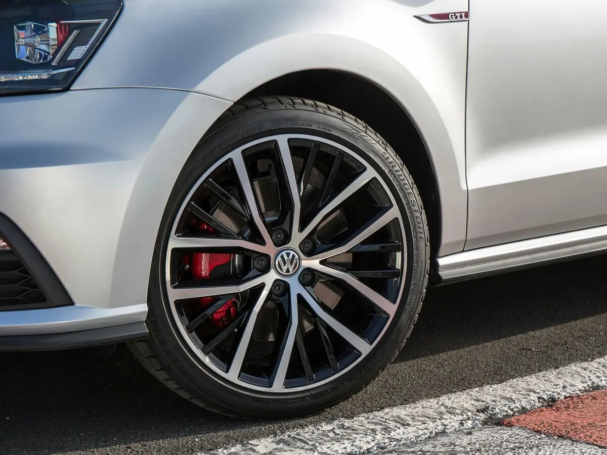 Volkswagen Polo GTI V Рестайлинг Хэтчбек 5 дв. — сүрөт 15