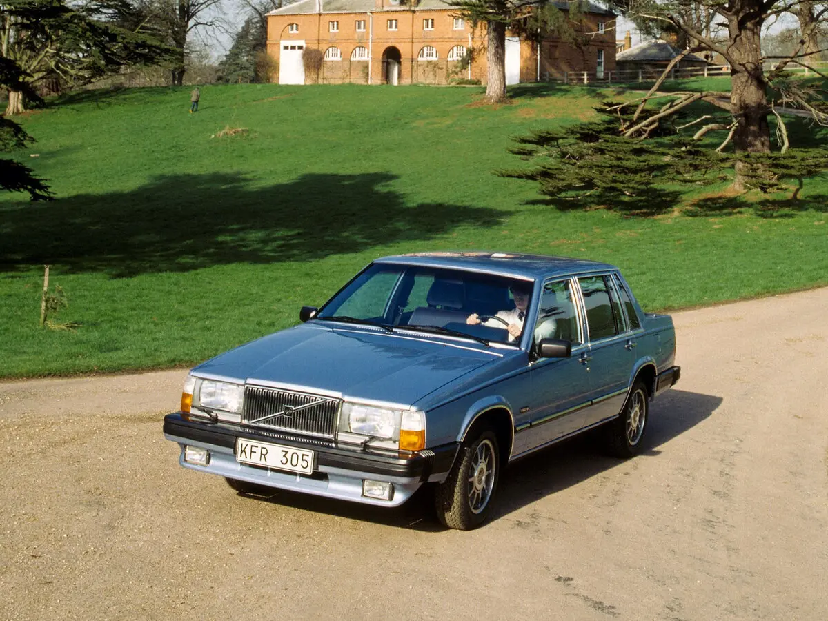 Volvo 760 1982 – 1992 Седан — сүрөт 3