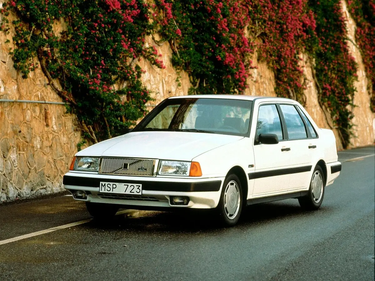 Volvo 460 1988 – 1997