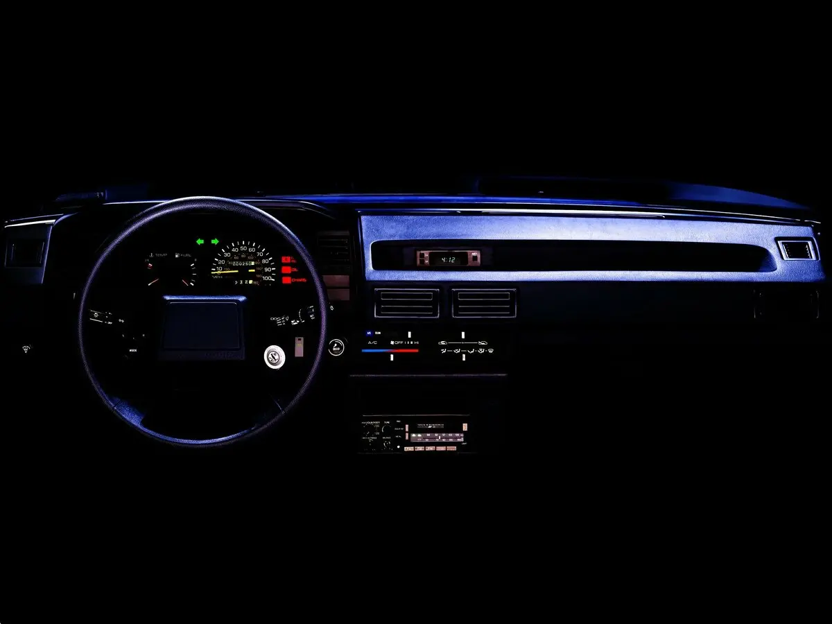 Toyota Corolla V (E80) Седан — фото 3