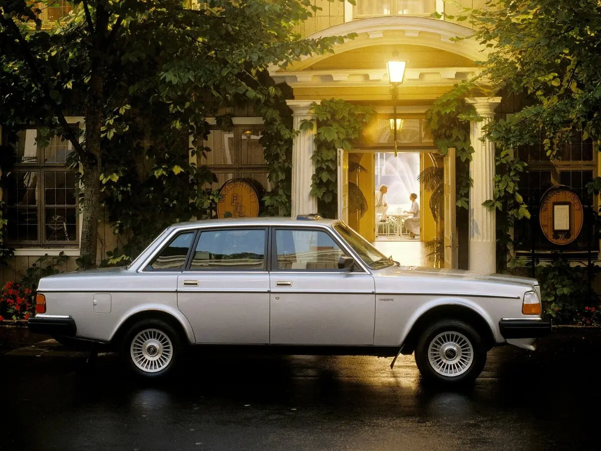 Volvo 260 Series 1974 – 1982 Седан — сүрөт 2