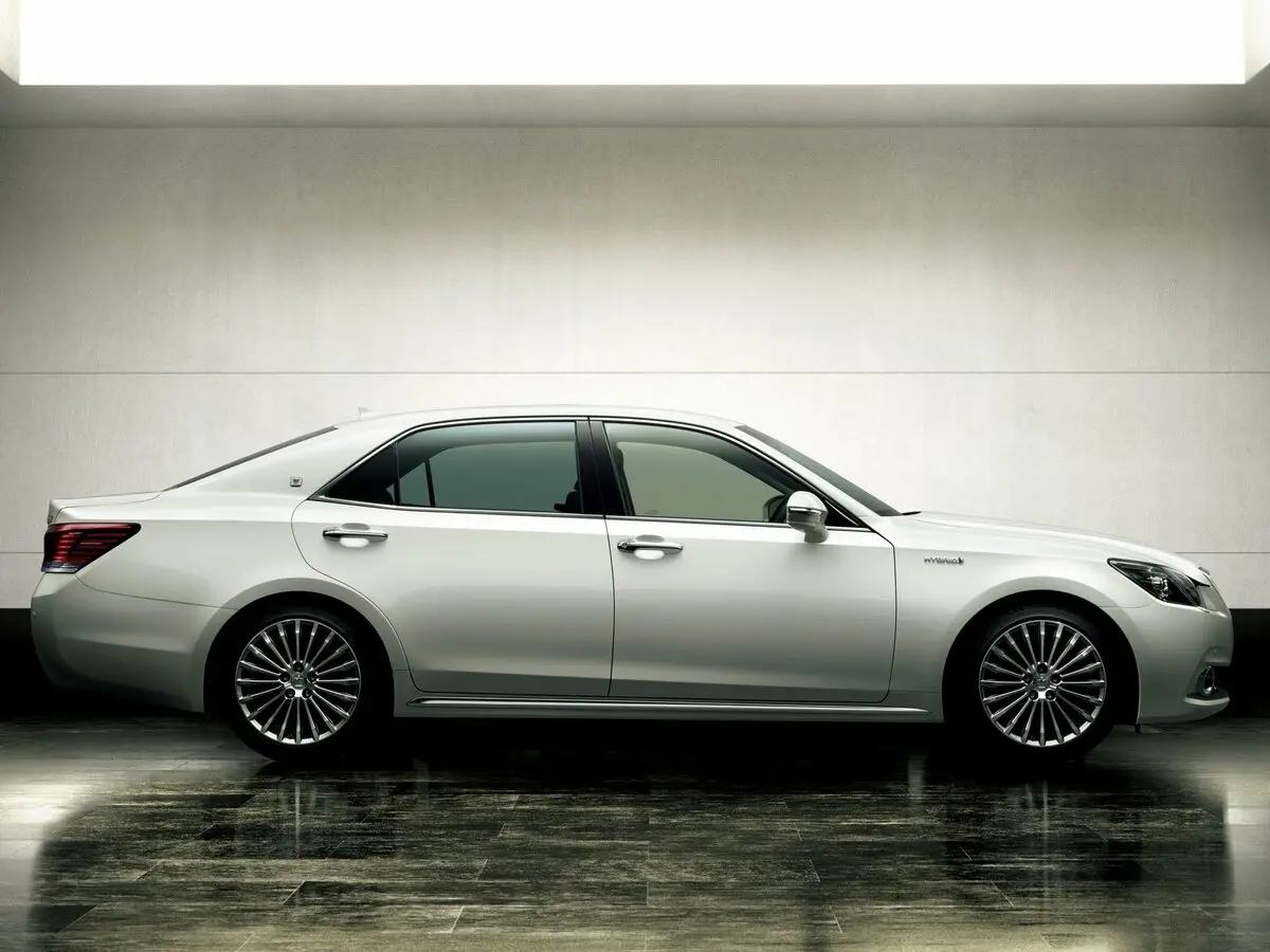 Toyota Crown Majesta VI (S210) Седан — фото 2