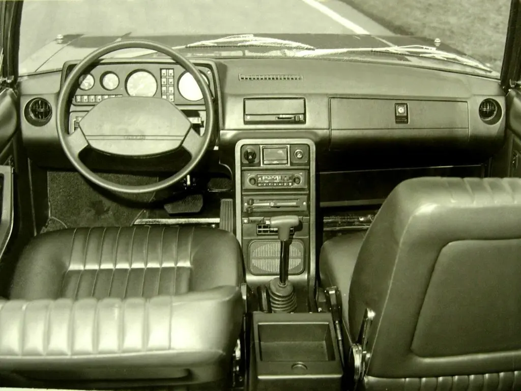 Tatra T613 1973 – 1996 Кабриолет — 照片 3