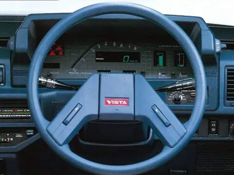 Toyota Vista I (V10) Хэтчбек 5 дв. — сүрөт 2