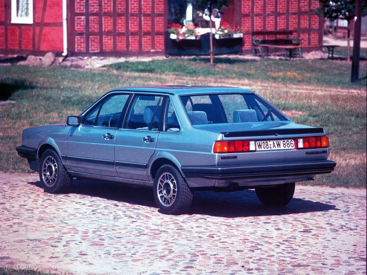 Volkswagen Santana I Седан — сүрөт 3