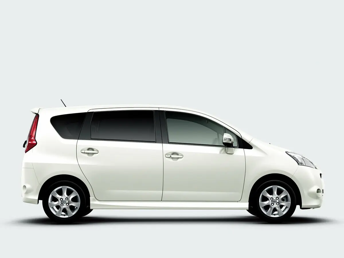 Toyota Passo Sette 2008 – 2012 Компактвэн — фото 2