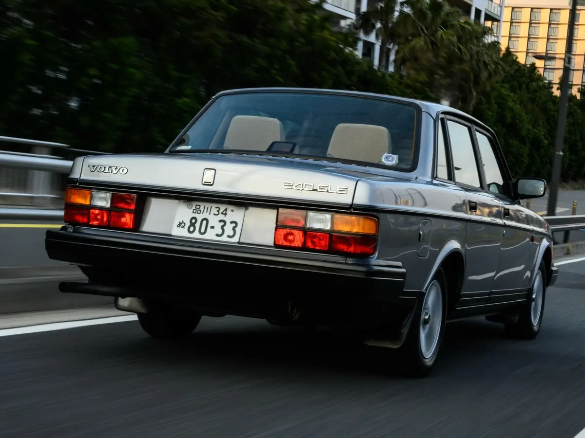 Volvo 240 Series 1974 – 1993 Седан — 照片 4