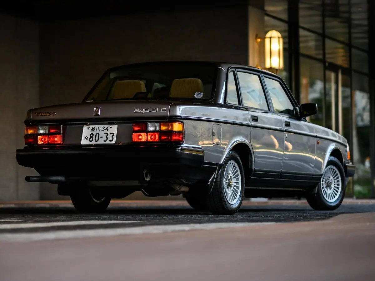 Volvo 240 Series 1974 – 1993 Седан — 照片 5