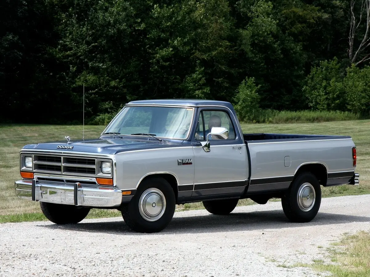 Dodge RAM I (D/W) Пикап Одинарная кабина