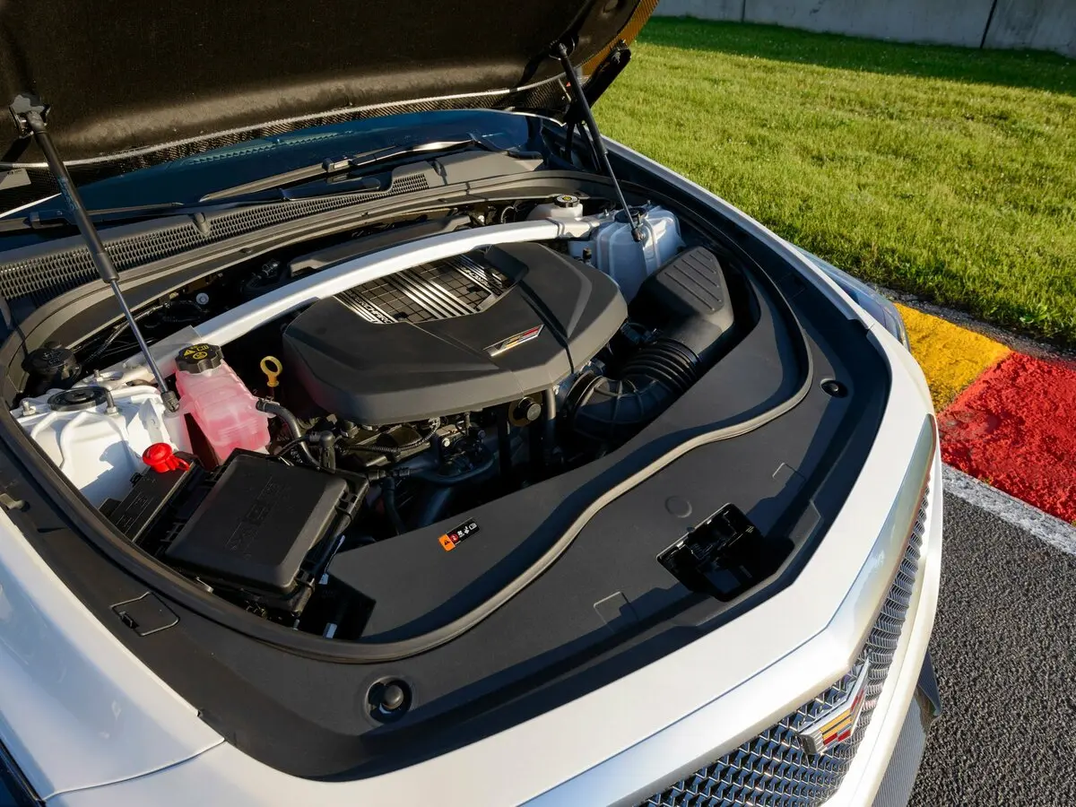 Cadillac CTS-V III Седан — сүрөт 12