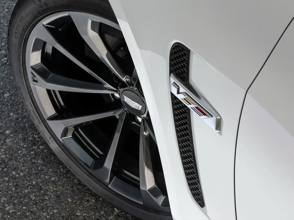 Cadillac CTS-V III Седан — сүрөт 13
