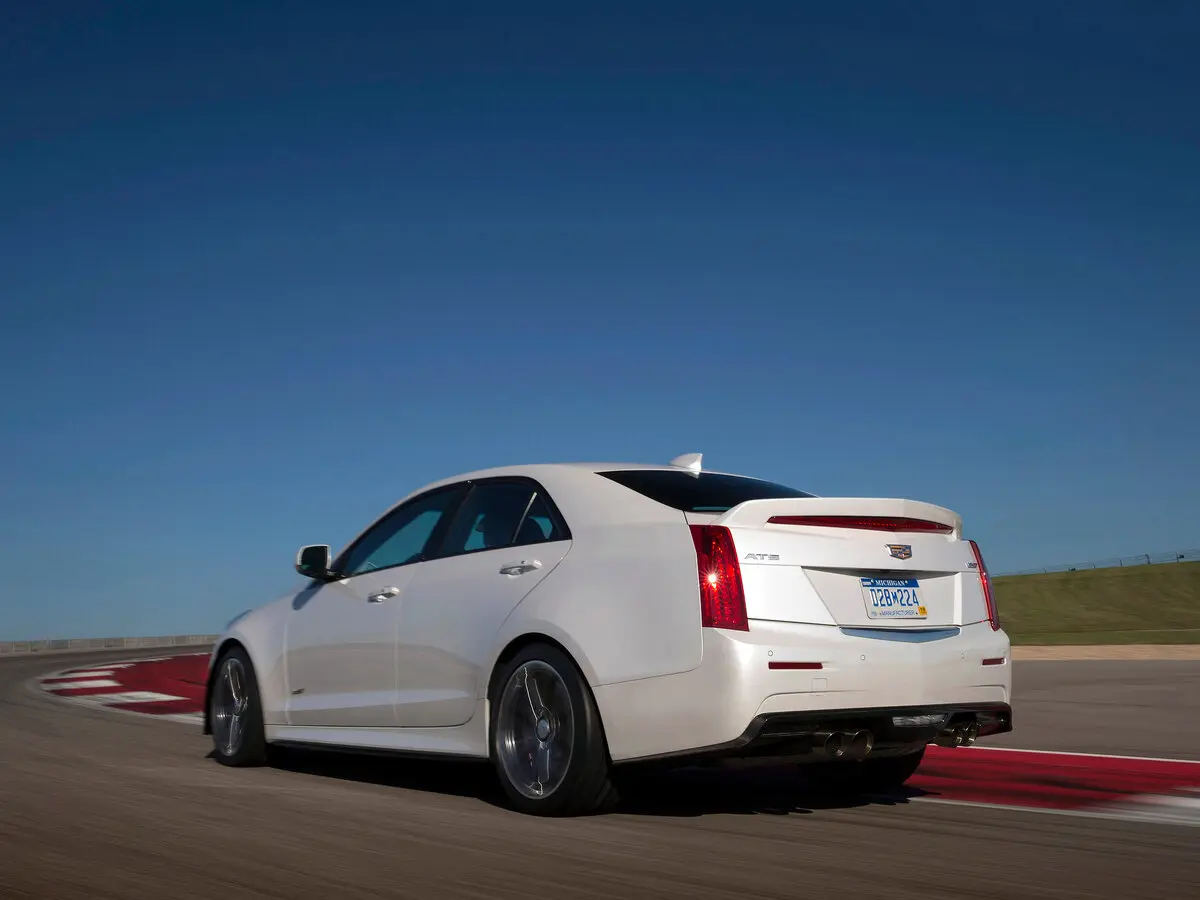 Cadillac ATS-V 2015 – 2019 Седан — сүрөт 4