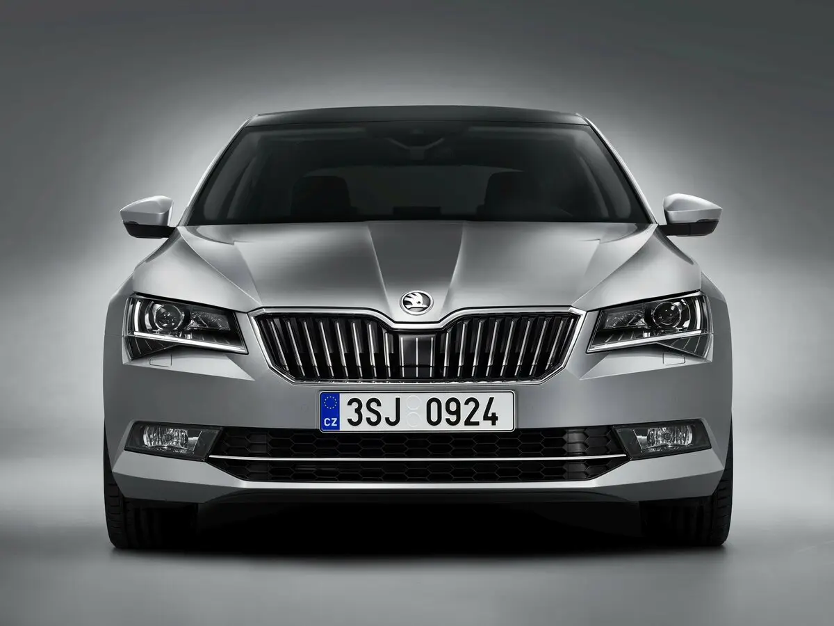 Skoda Superb III Лифтбек — 照片 3