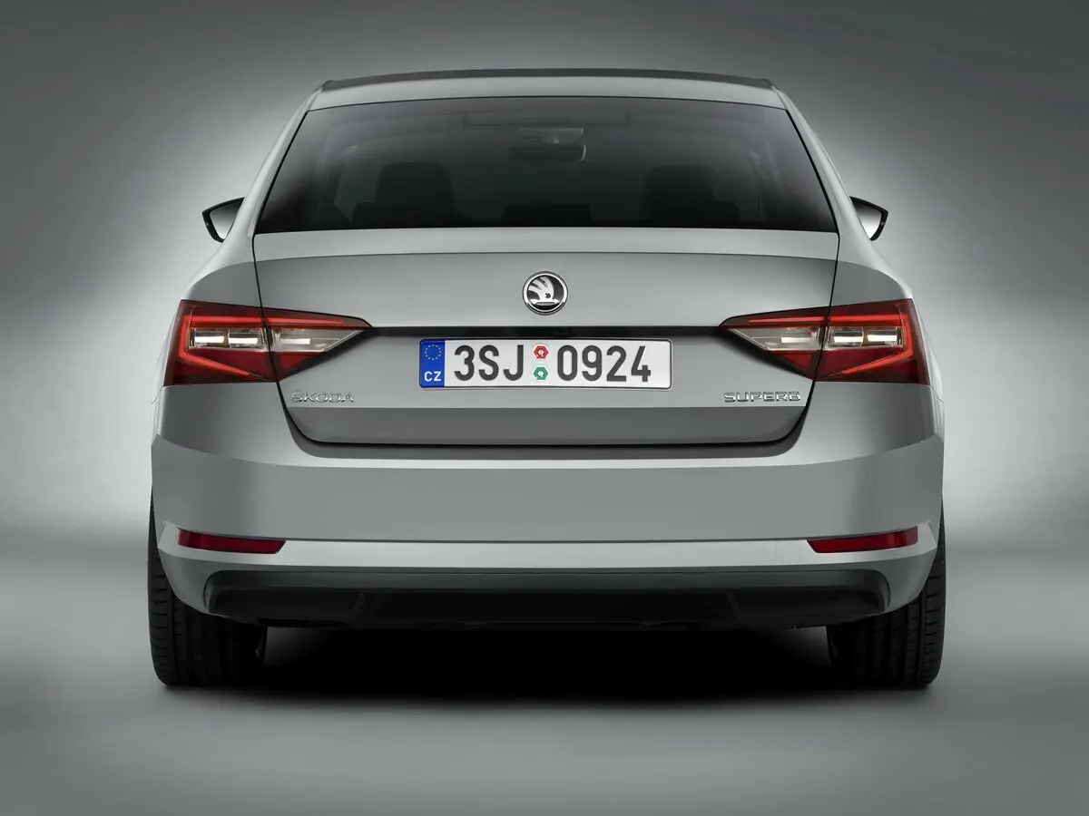 Skoda Superb III Лифтбек — 照片 4