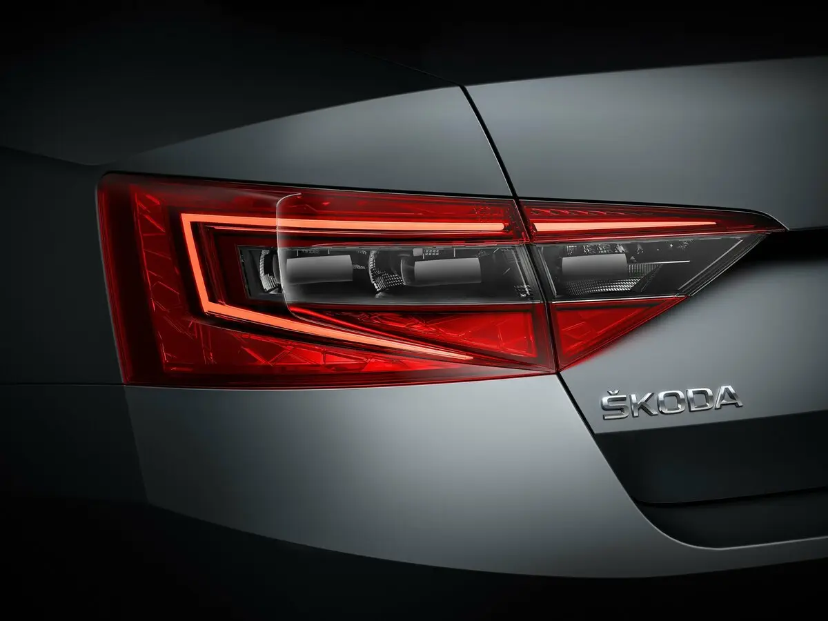 Skoda Superb III Лифтбек — 照片 13