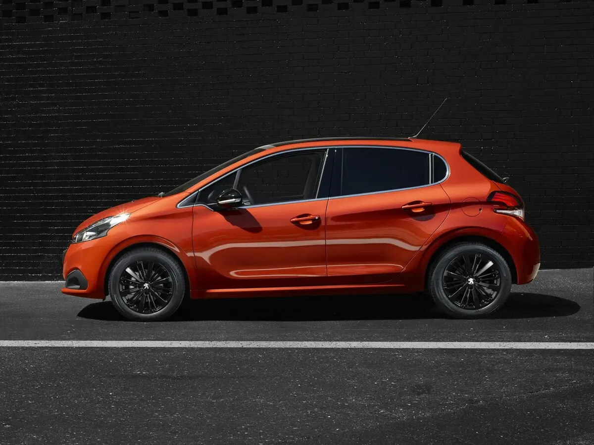 Peugeot 208 I Рестайлинг Хэтчбек 5 дв. — сүрөт 2