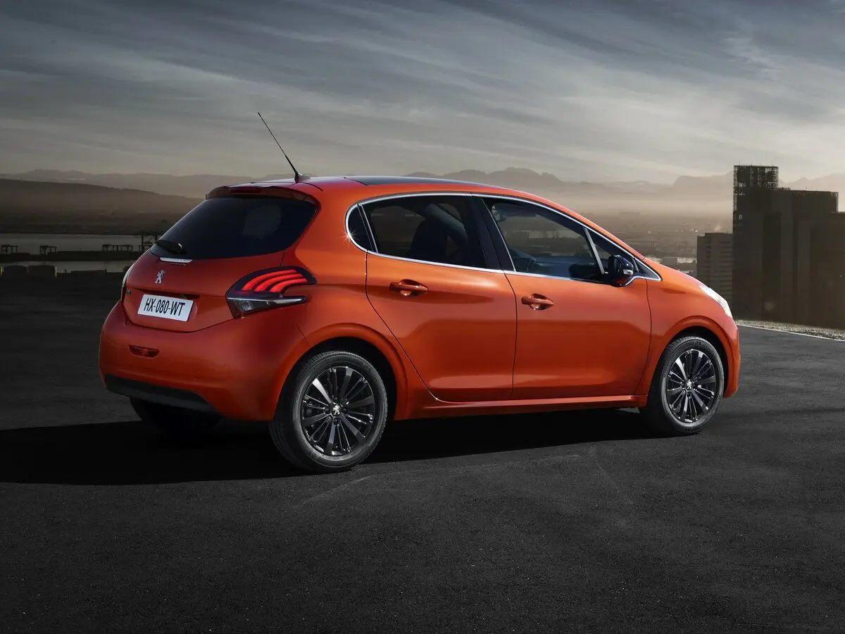 Peugeot 208 I Рестайлинг Хэтчбек 5 дв. — сүрөт 5