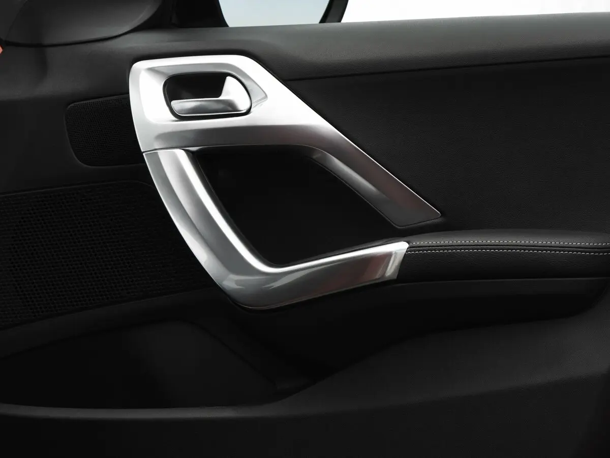 Peugeot 208 I Рестайлинг Хэтчбек 5 дв. — сүрөт 8